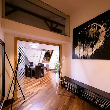 Apartmán Triplex Kings In Old Town *